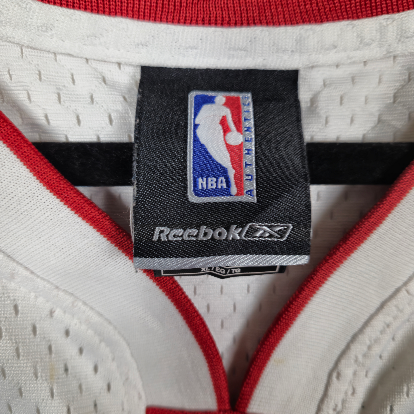 Vintage Reebok Miami Heat White & Red D Wade Team Jersey Size XL