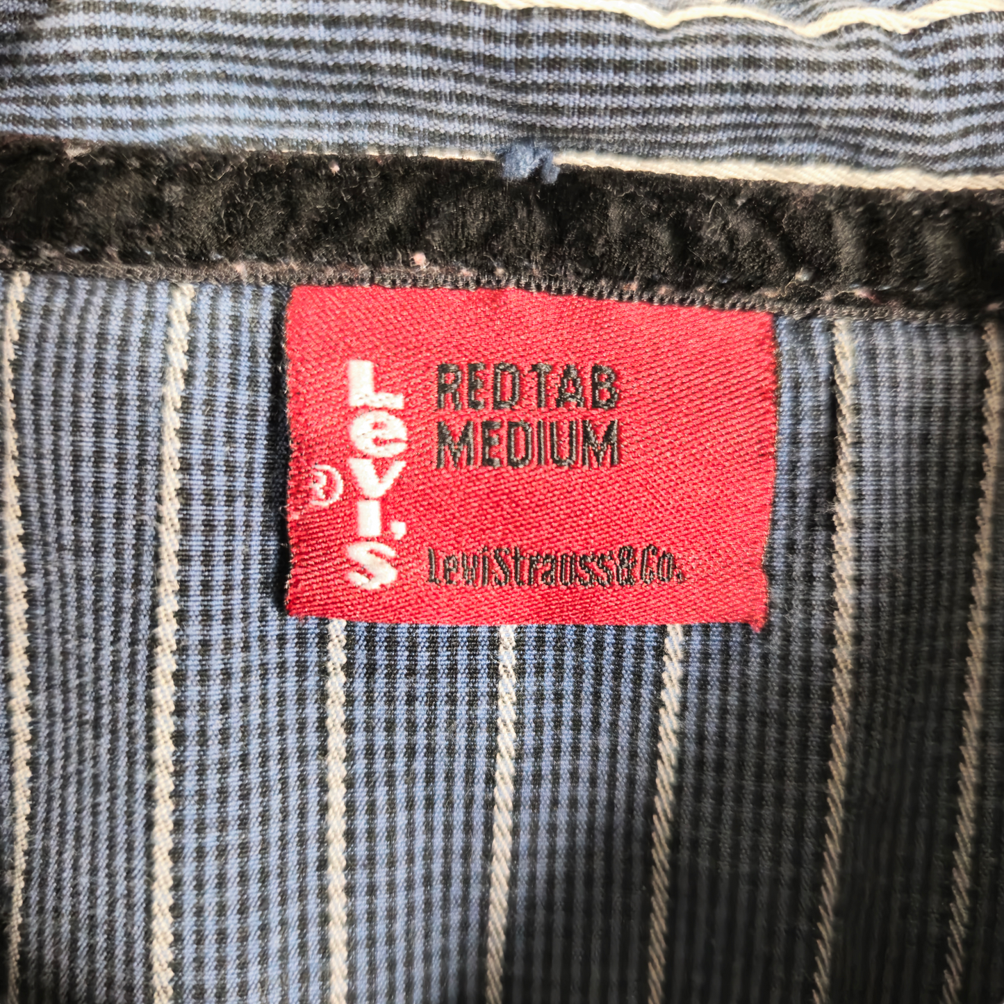 Vintage Levis 2000's Dark Blue Striped Long Sleeve Button Shirt Size M
