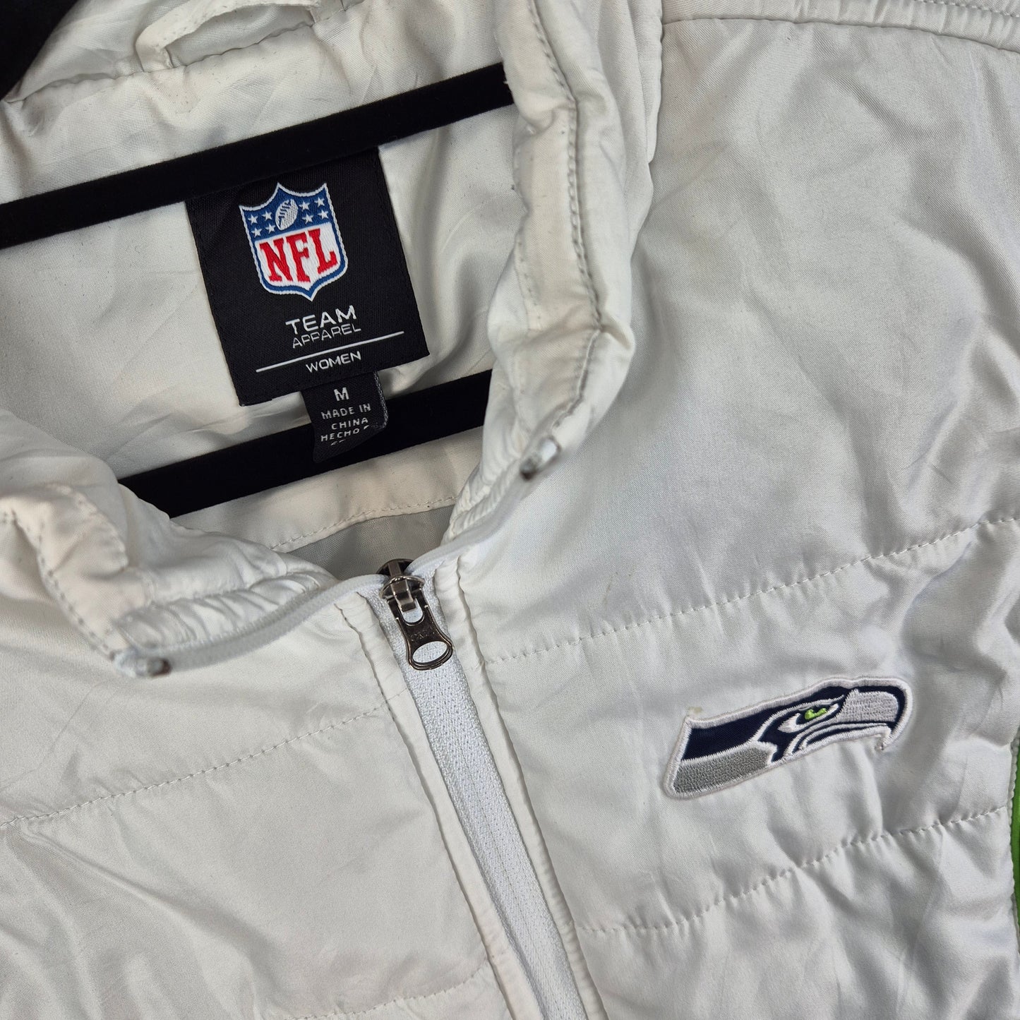 NFL Team Apparel Womens Seattle Seahawks White Padded Gilet Vest Size M