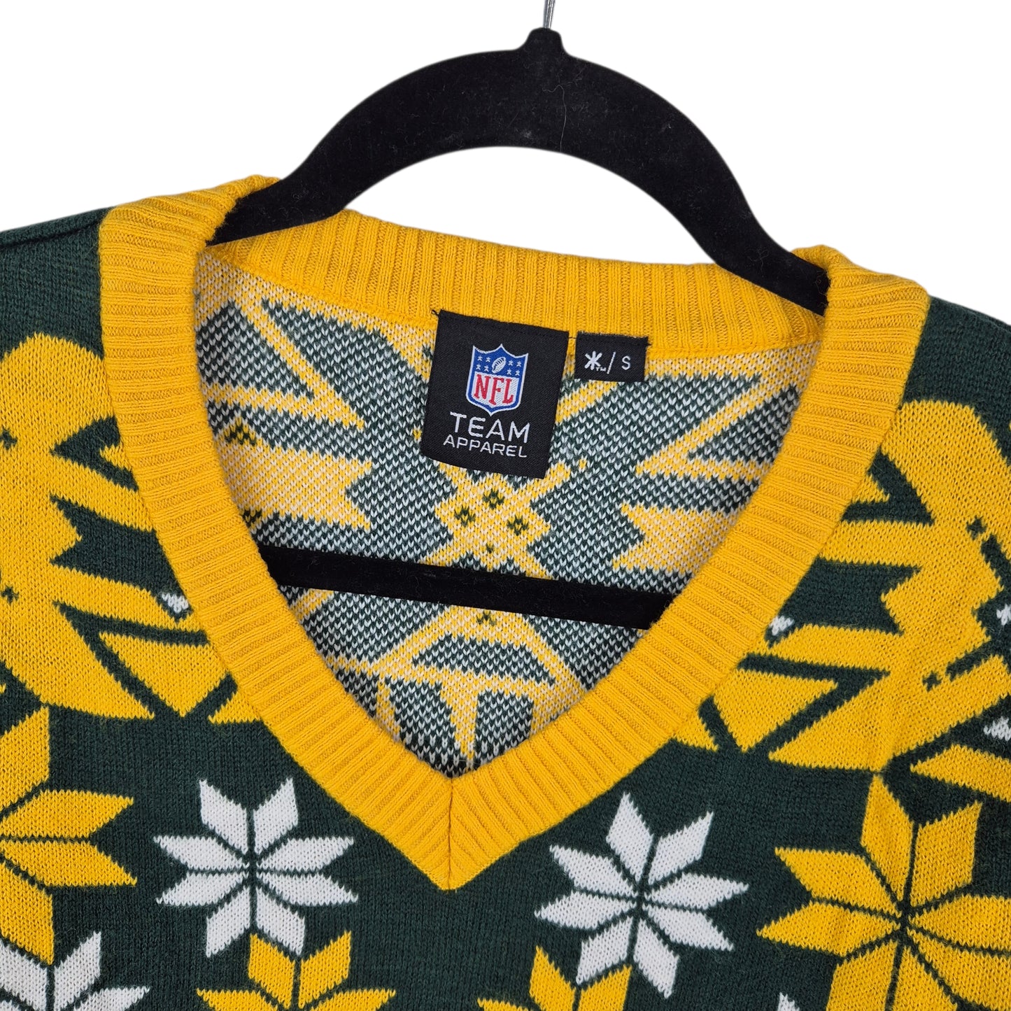 NFL Team Apparel Green Bay Packers Yellow V Neck Acrylic Knit Sweater Size S