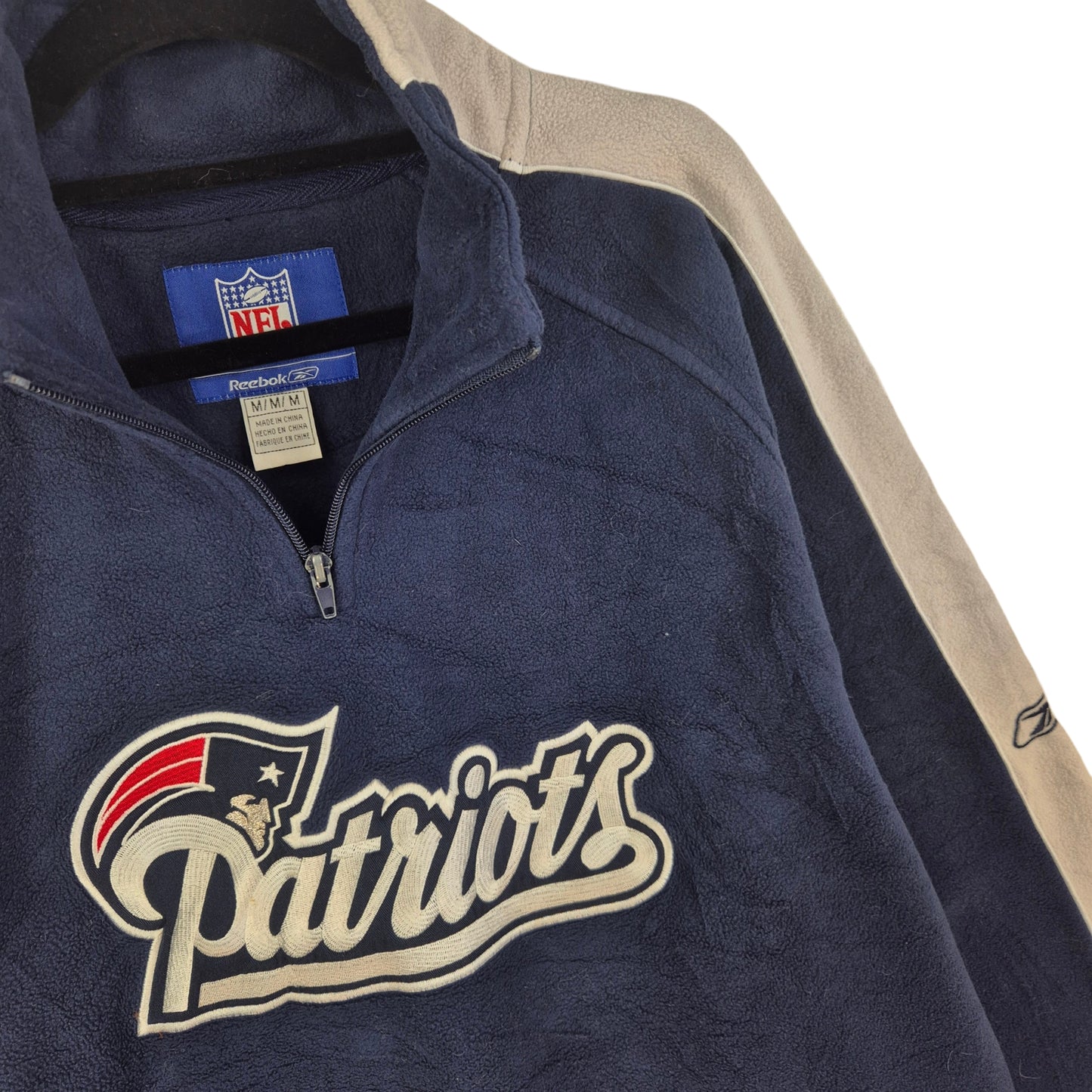 Reebok NFL New England Patriots Dark Blue Embroidered Fleece Jumper Size M