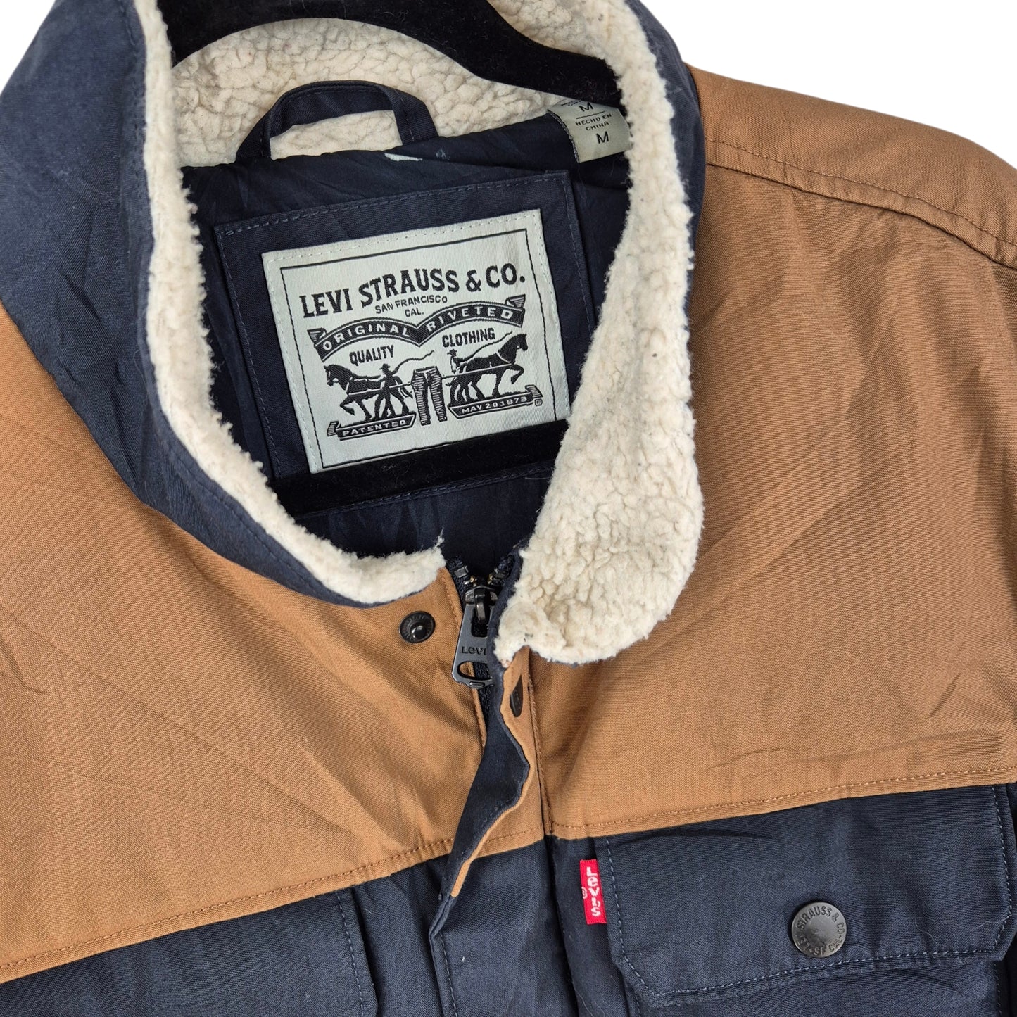 Levis Dark Blue & Brown Heavy Quilted Jacket Size M